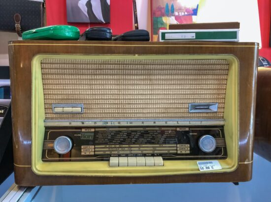 Historia radia – medium, które wciąż zmienia świat
